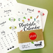 Bloom Your Message Plantbare Kalender 2025 Kalender met plantbare maandoverzichten met zaadjes van bloemen, kruiden en groenten